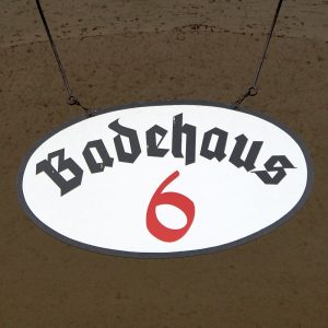Schild Badehaus 6 Bad Nauheim